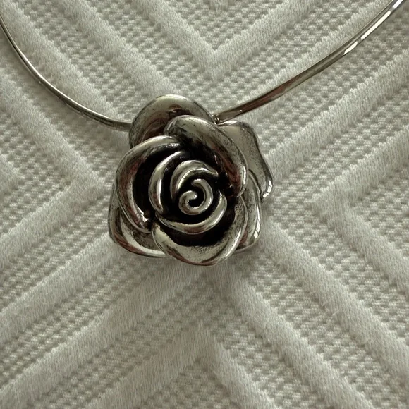 Elegant Rose Pendant Necklace Sterling Silver 925  New! $150 Beautiful detail! - Picture 5 of 5